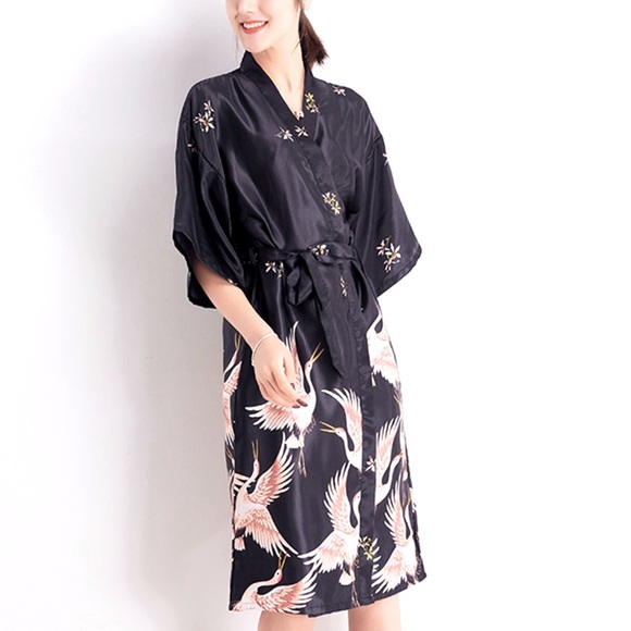 Unisex crane bird kimono satin robe - Picture 5 of 6